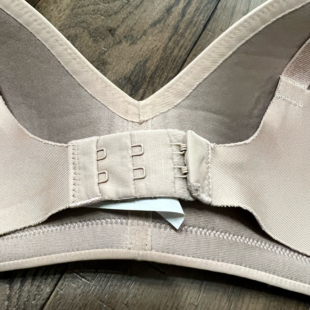 Warners bra 36C blissful benefits nude tan wireless seamless - Picture 5 of 10